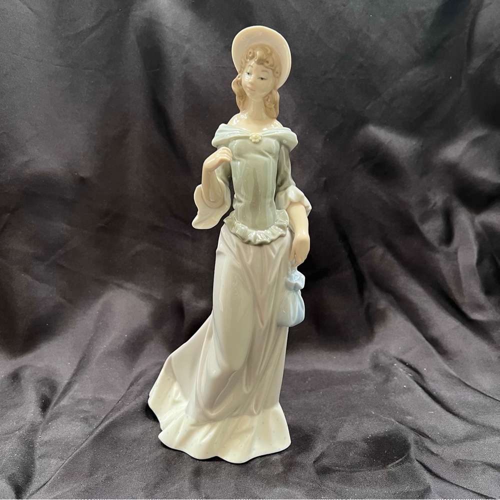 1978 Lladro Spain Porcelain Figurine -‎ A Sunny Day 10.75" without Umbrella Vtg